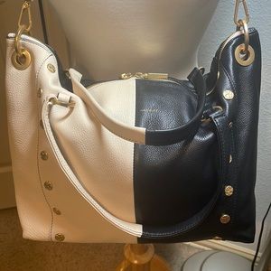 Hammitt Daniel Large in Contast